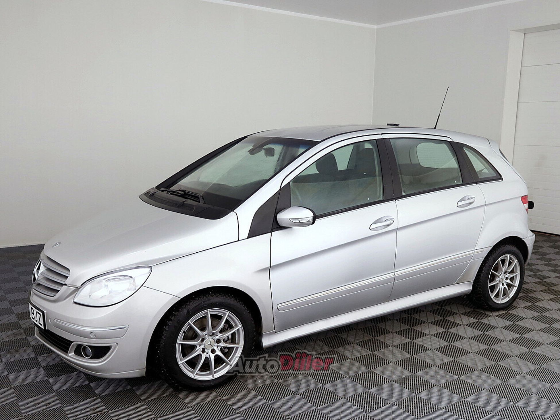 Mercedes-Benz B 180 2.0 80kW 2005, photo 2/7