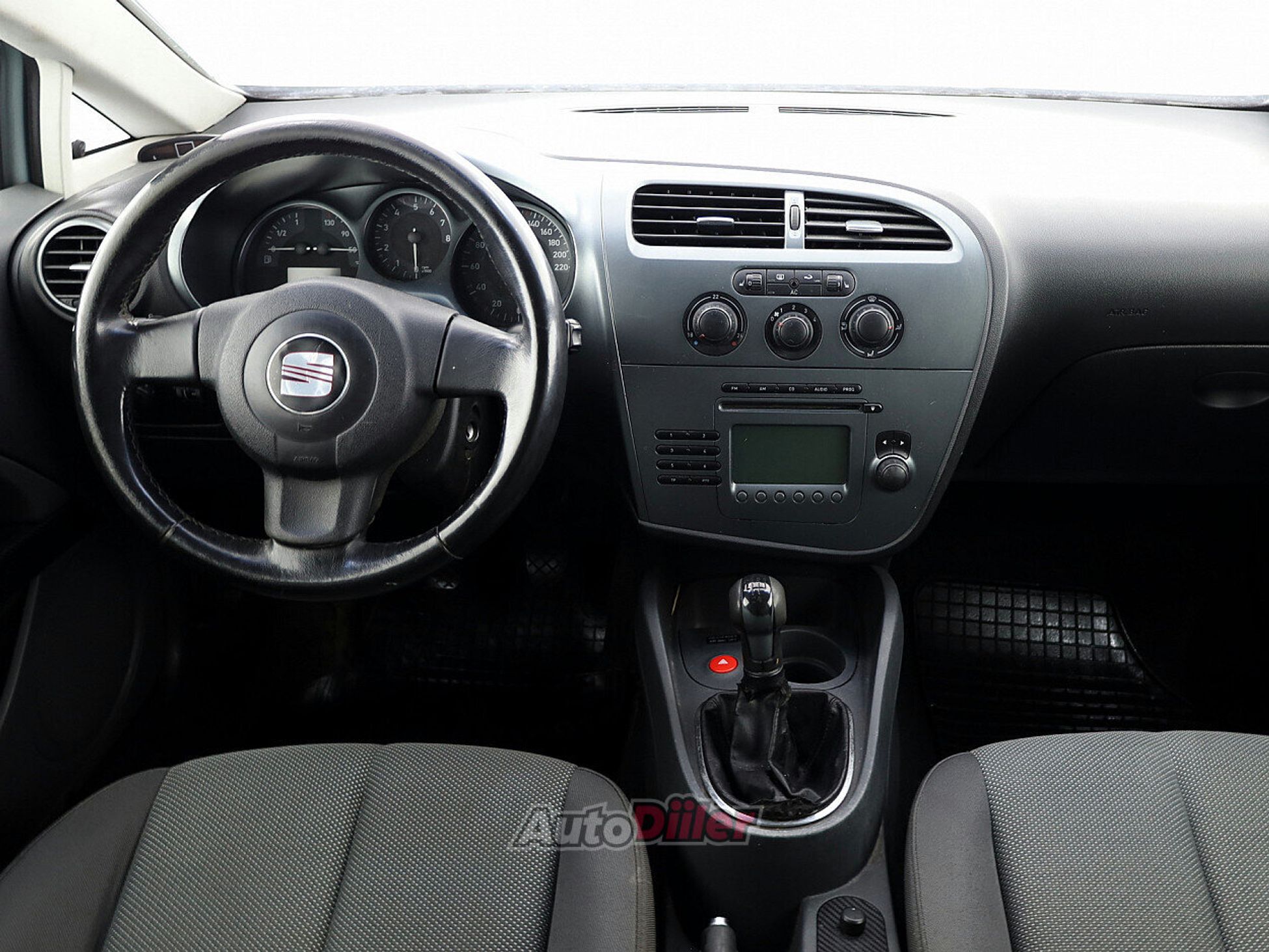 SEAT Leon 1.6 75kW 2007, photo 5/7