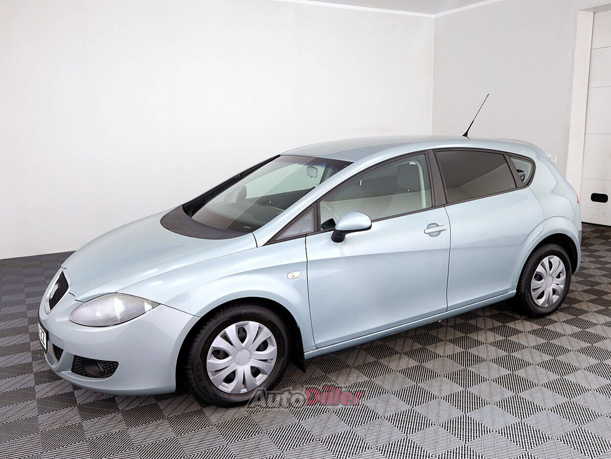 SEAT Leon 1.6 75kW 2007, photo 2/7