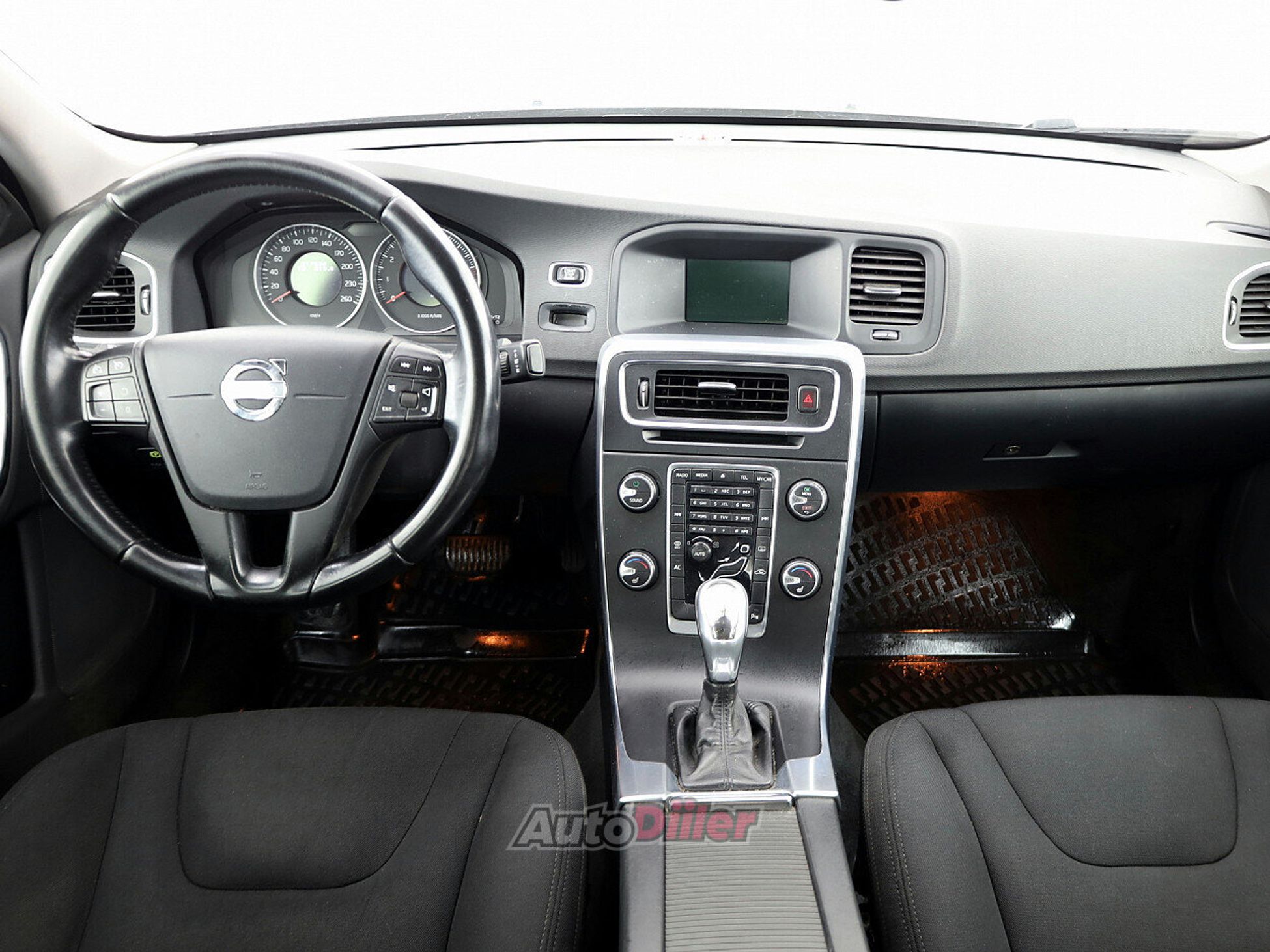 Volvo S60 1.6 110kW 2013, photo 5/7