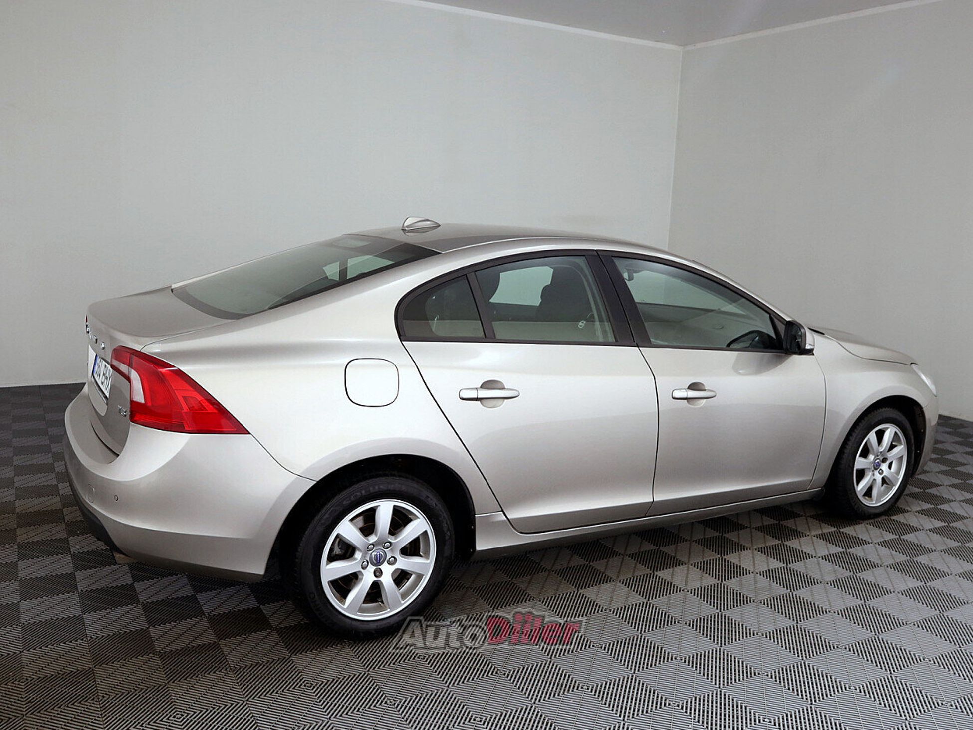 Volvo S60 1.6 110kW 2013, photo 3/7
