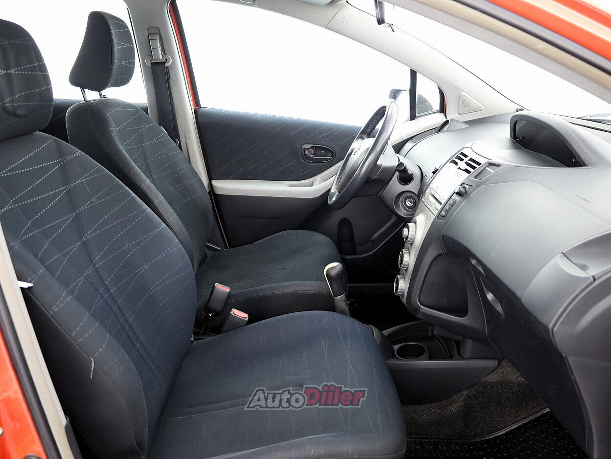 Toyota Yaris 1.3 64kW 2006, photo 6/8