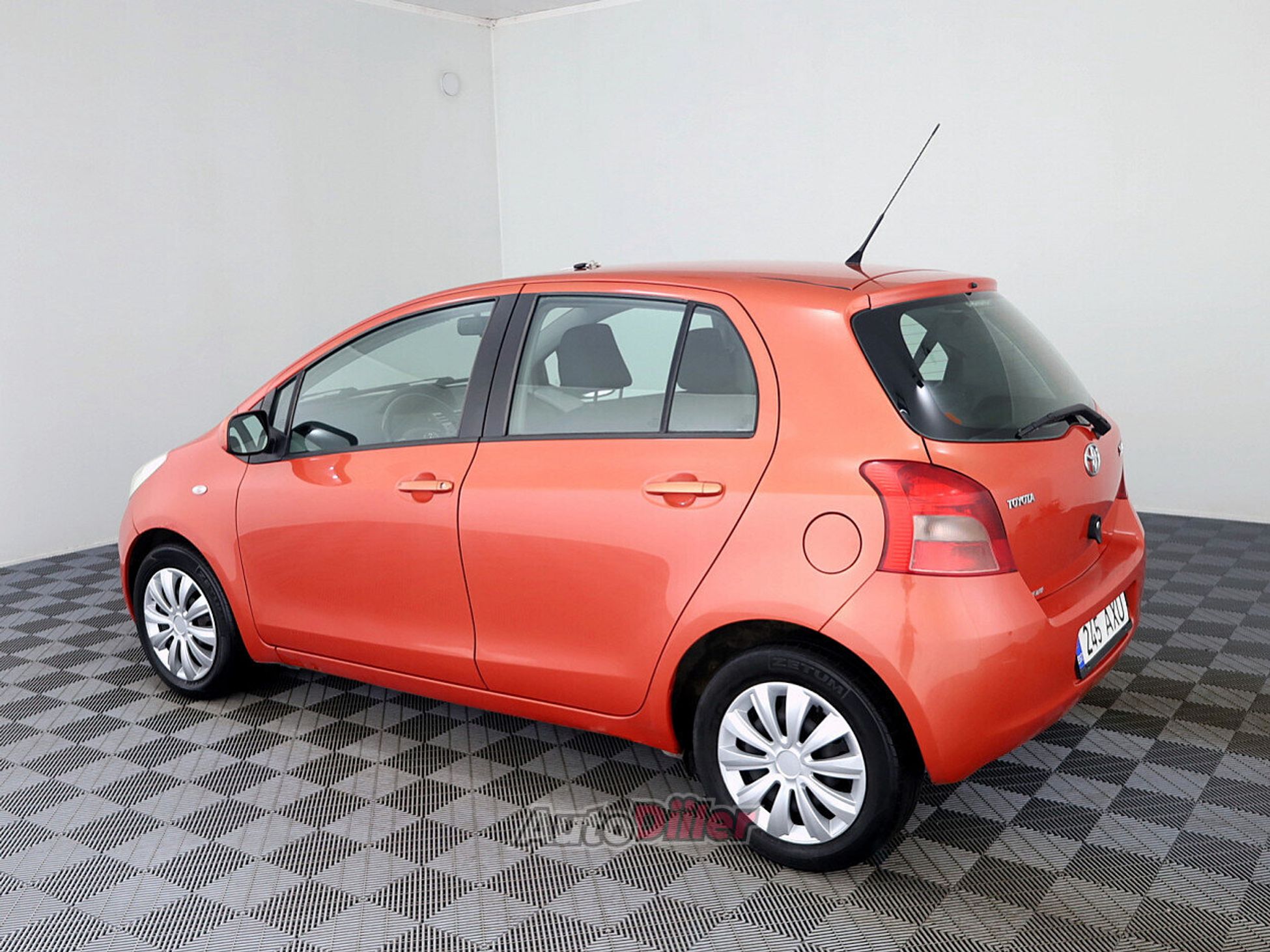 Toyota Yaris 1.3 64kW 2006, photo 4/8