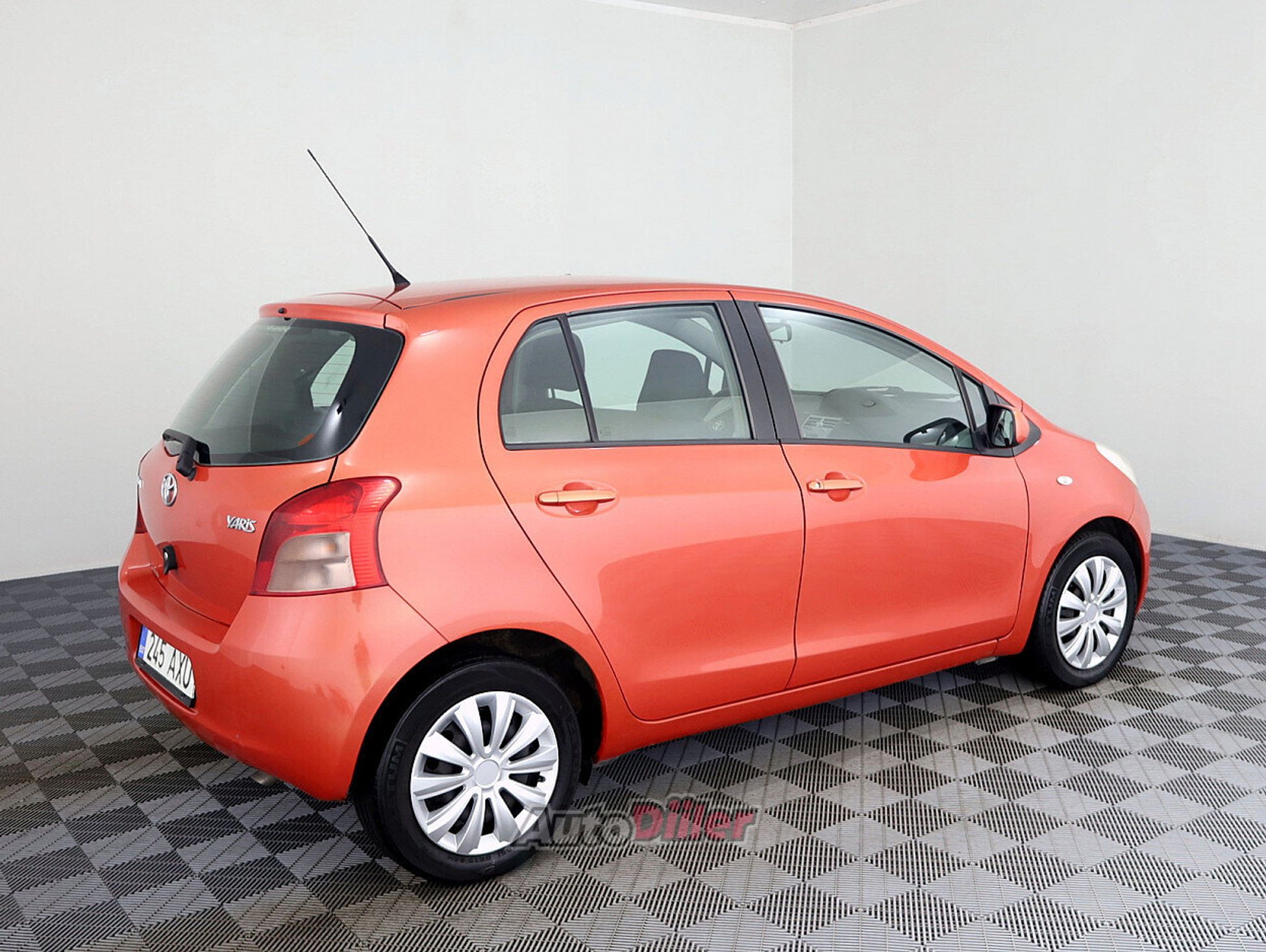 Toyota Yaris 1.3 64kW 2006, photo 3/8