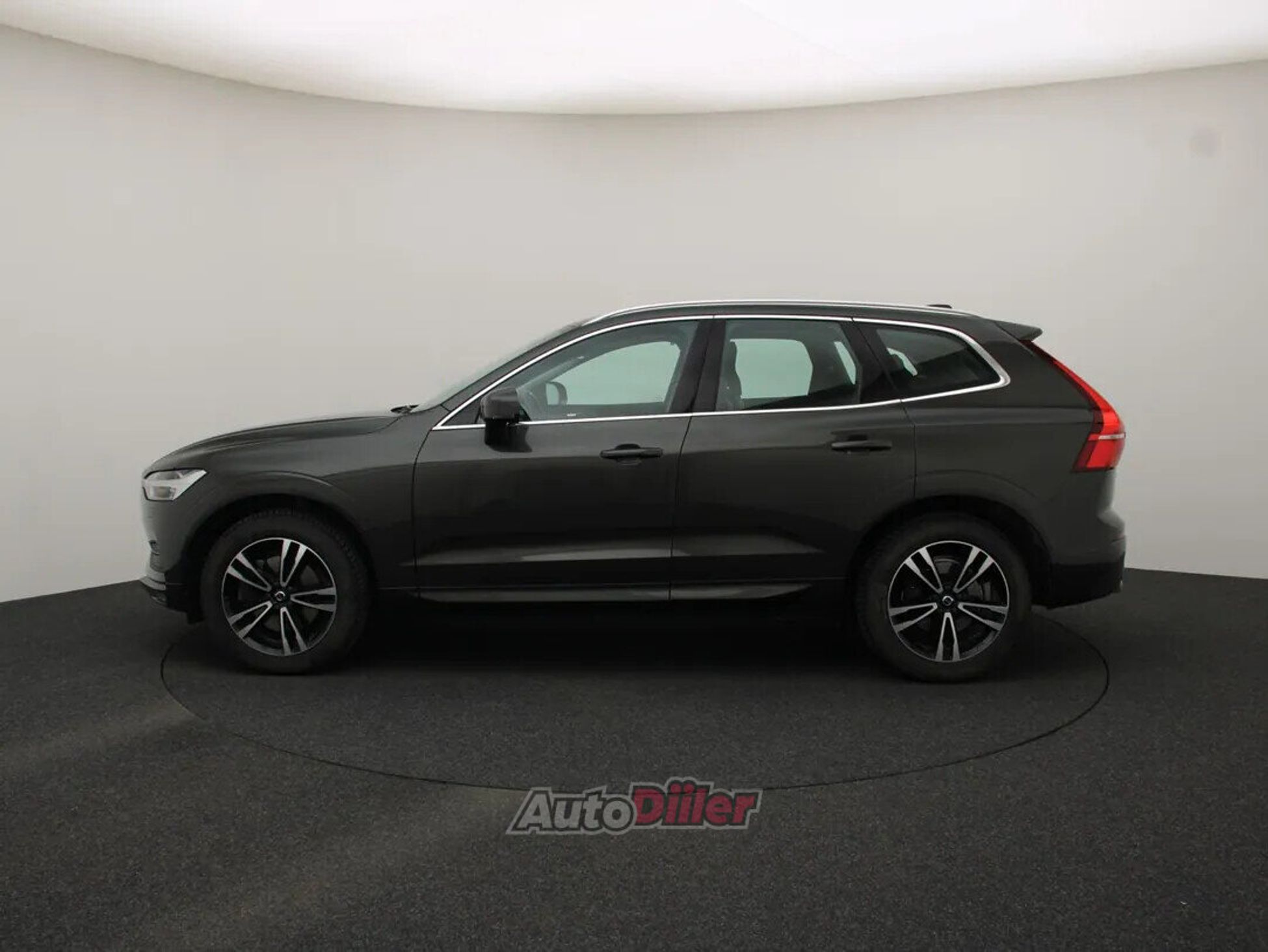 Volvo XC60 Momentum Pro 2.0 140kW 2019, photo 6/10