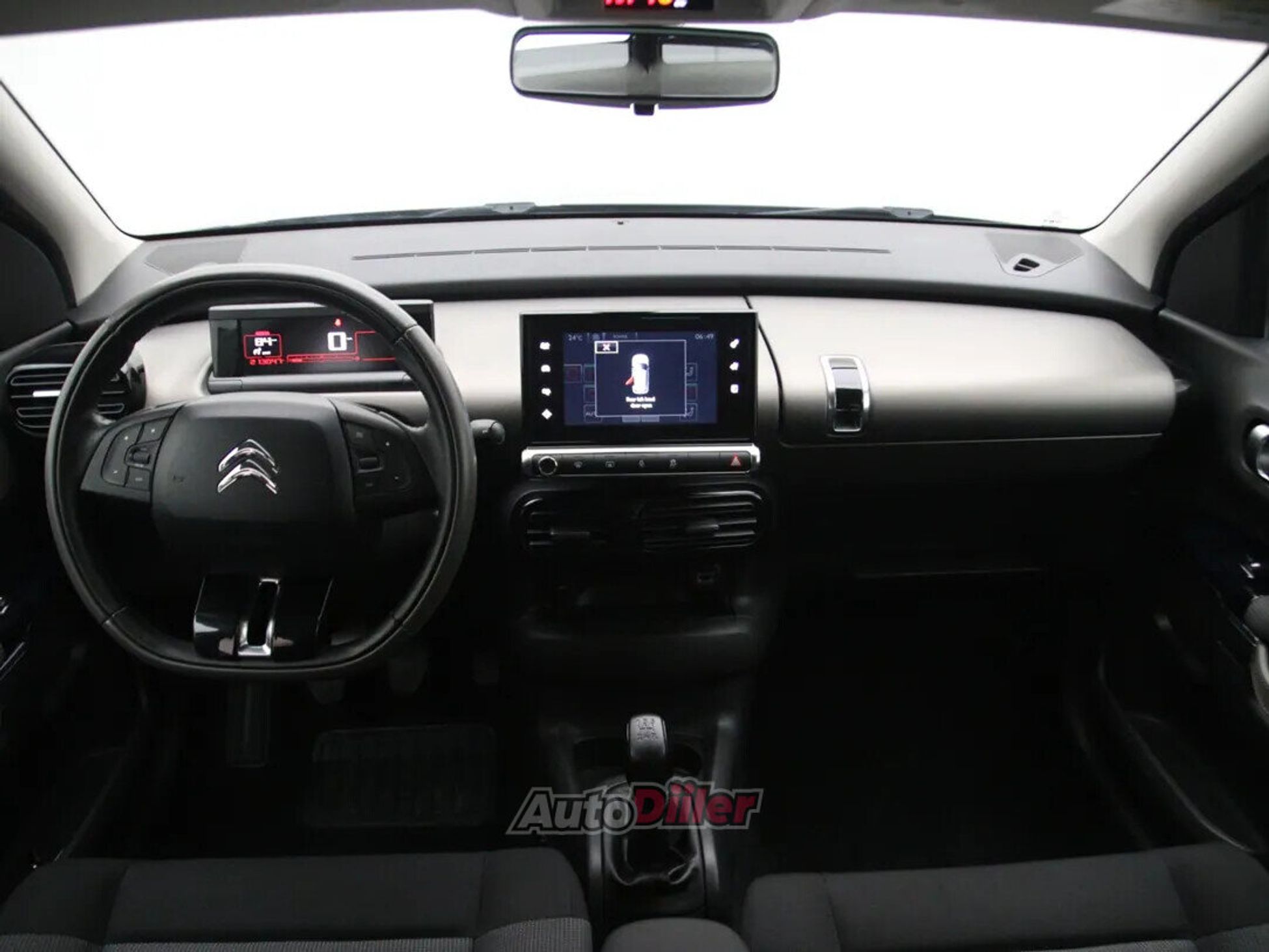 Citroen C4 Cactus Shine 1.6 73kW 2015, photo 2/10