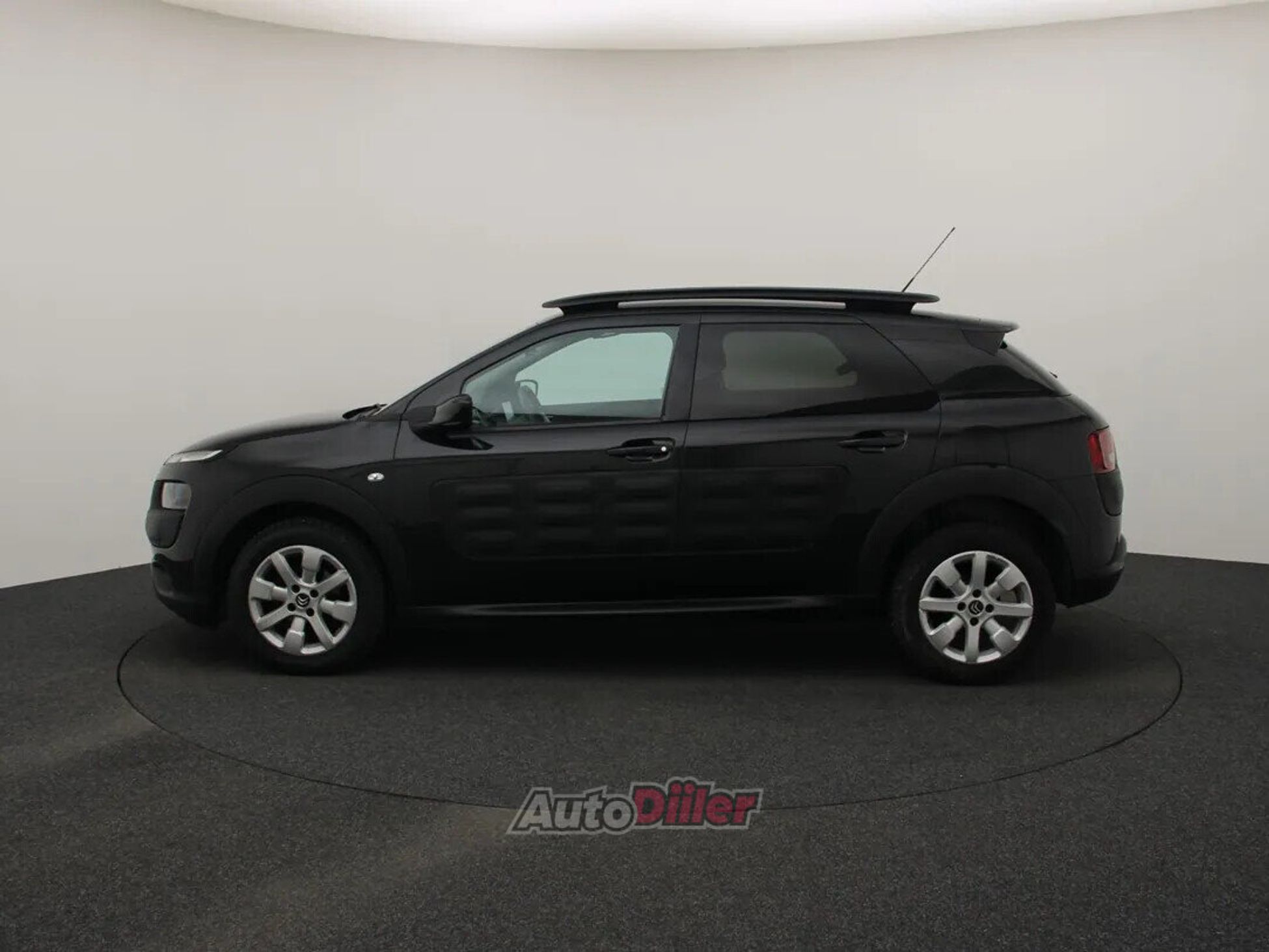 Citroen C4 Cactus Shine 1.6 73kW 2015, photo 6/10