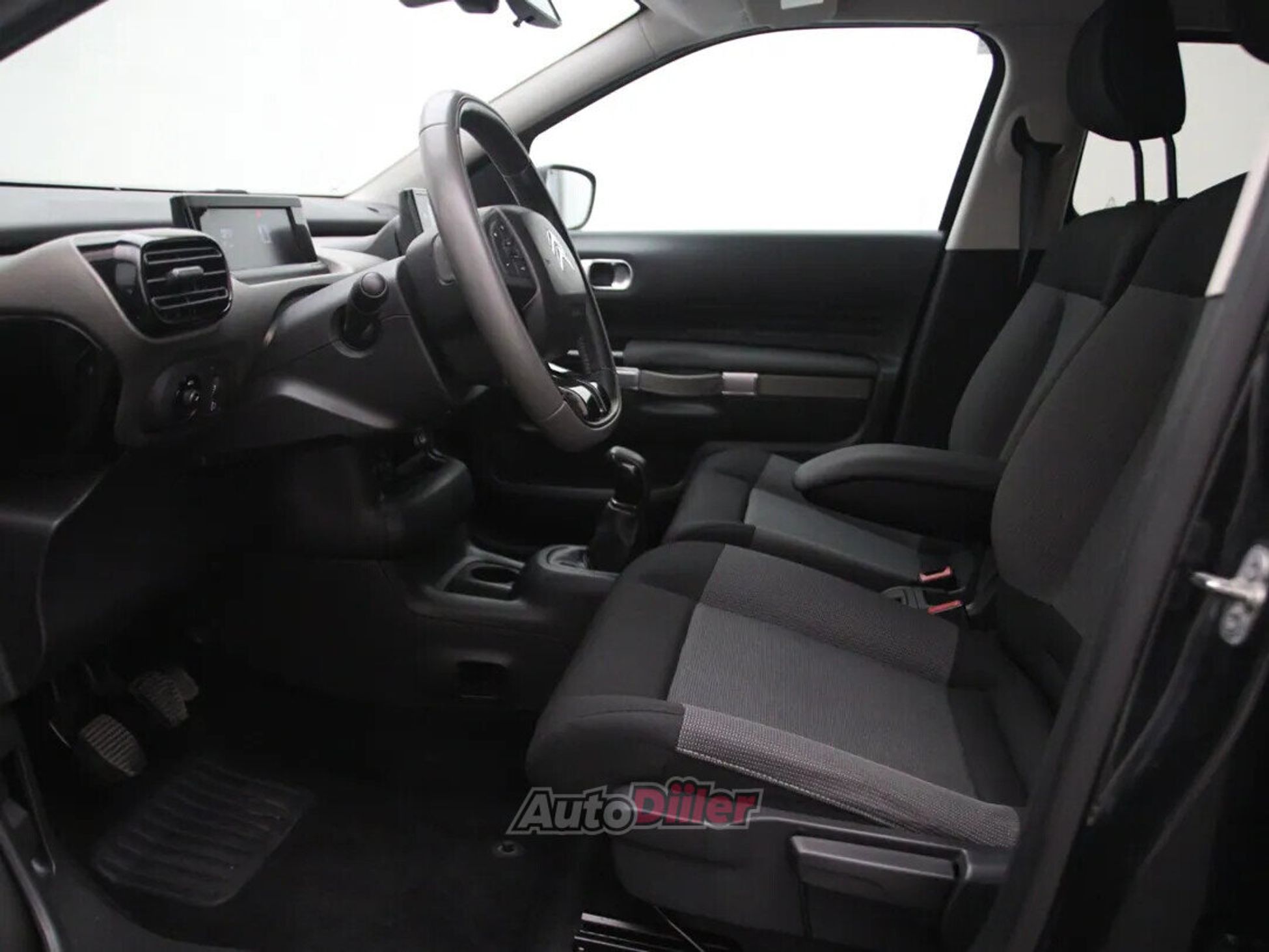 Citroen C4 Cactus Shine 1.6 73kW 2015, photo 4/10