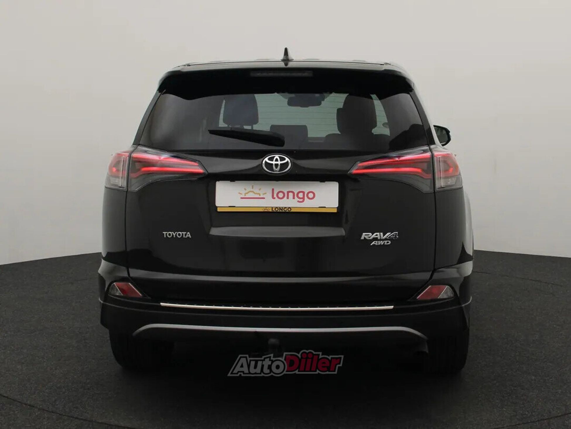 Toyota RAV4 Luxury 2.0 145kW 2016, kuva 5/10