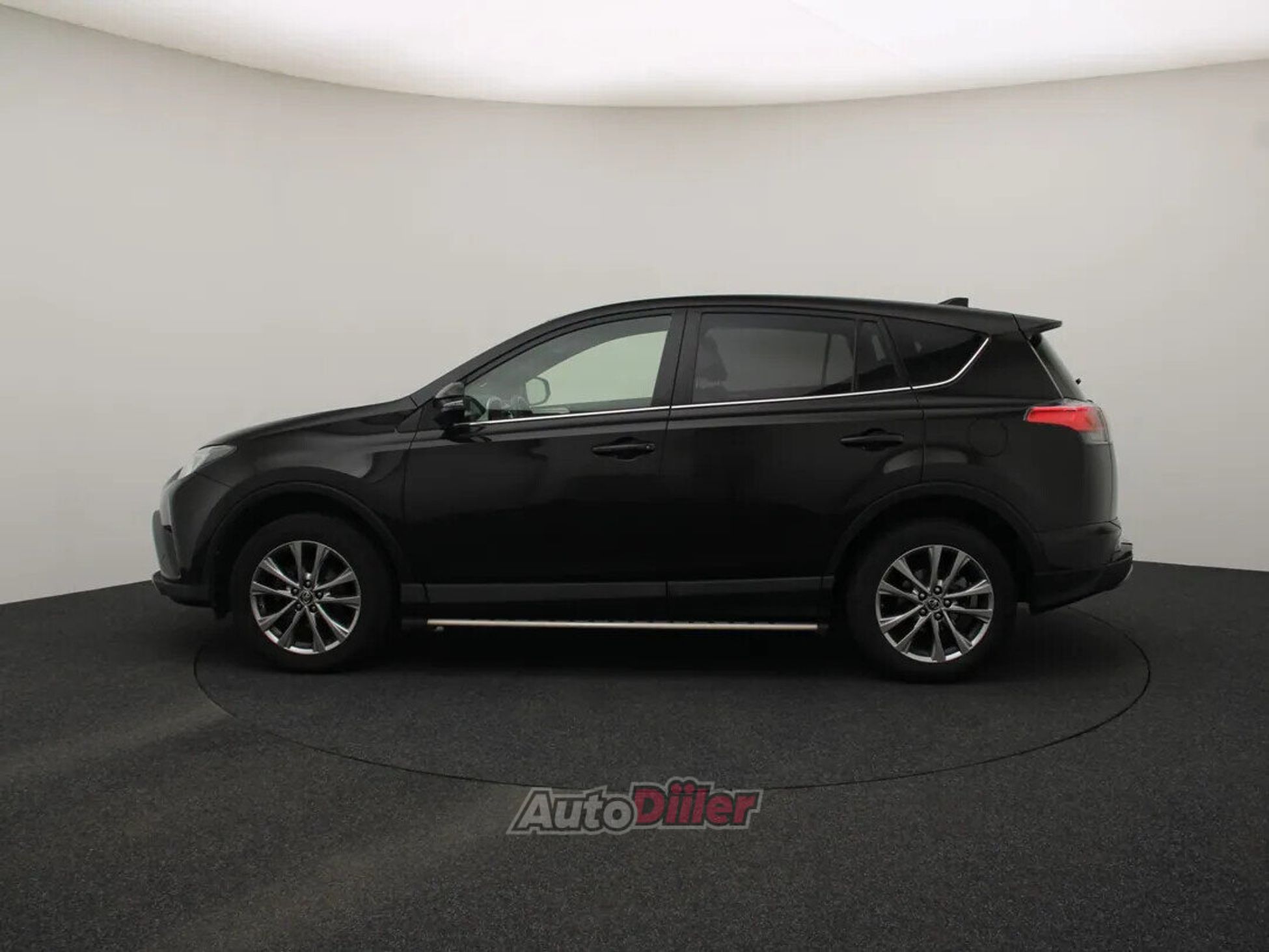Toyota RAV4 Luxury 2.0 145kW 2016, kuva 6/10