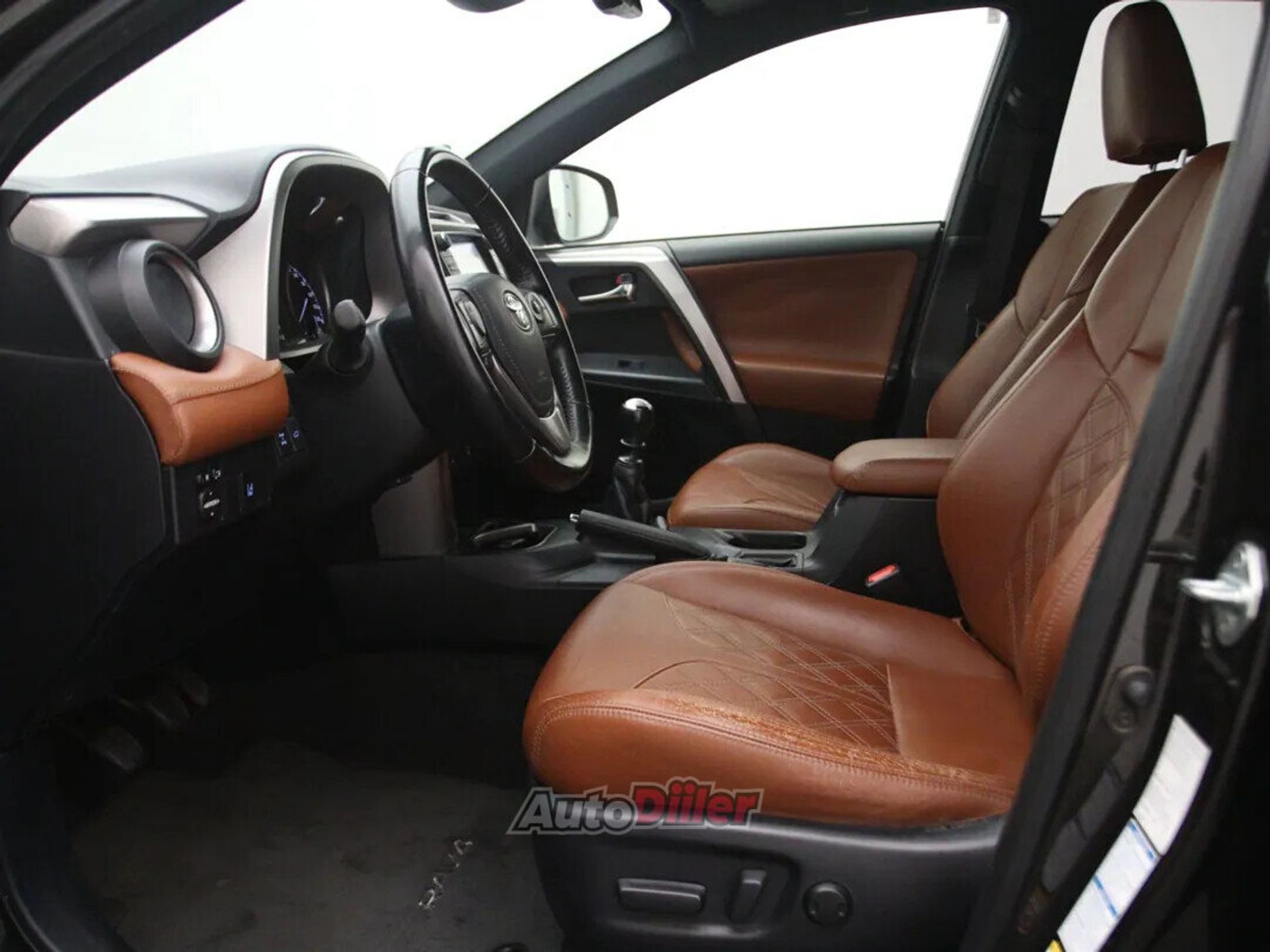 Toyota RAV4 Luxury 2.0 145kW 2016, kuva 4/10