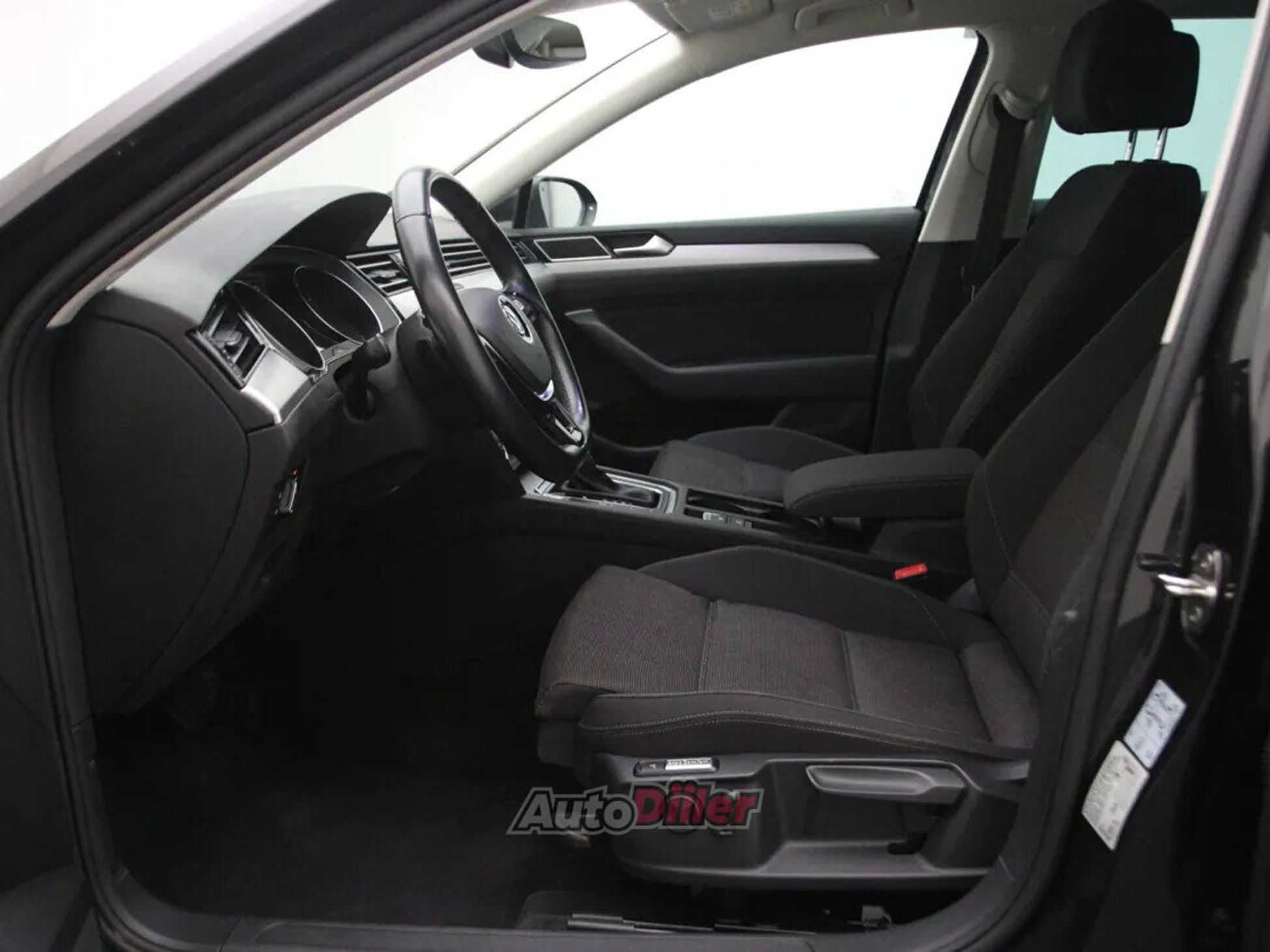Volkswagen Passat Highline 1.5 110kW 2019, photo 4/10