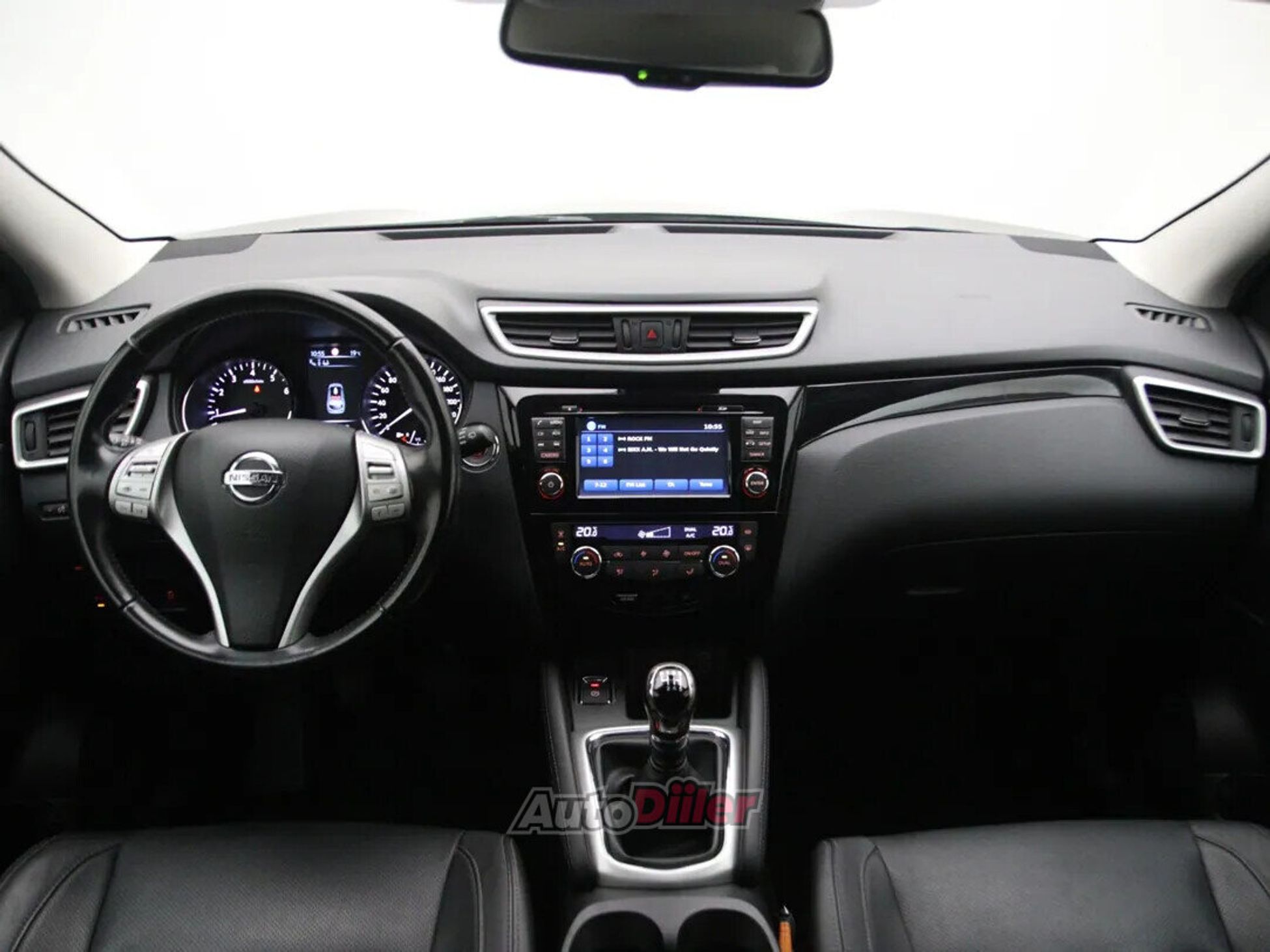 Nissan Qashqai Tekna 1.2 85kW 2015, kuva 2/10