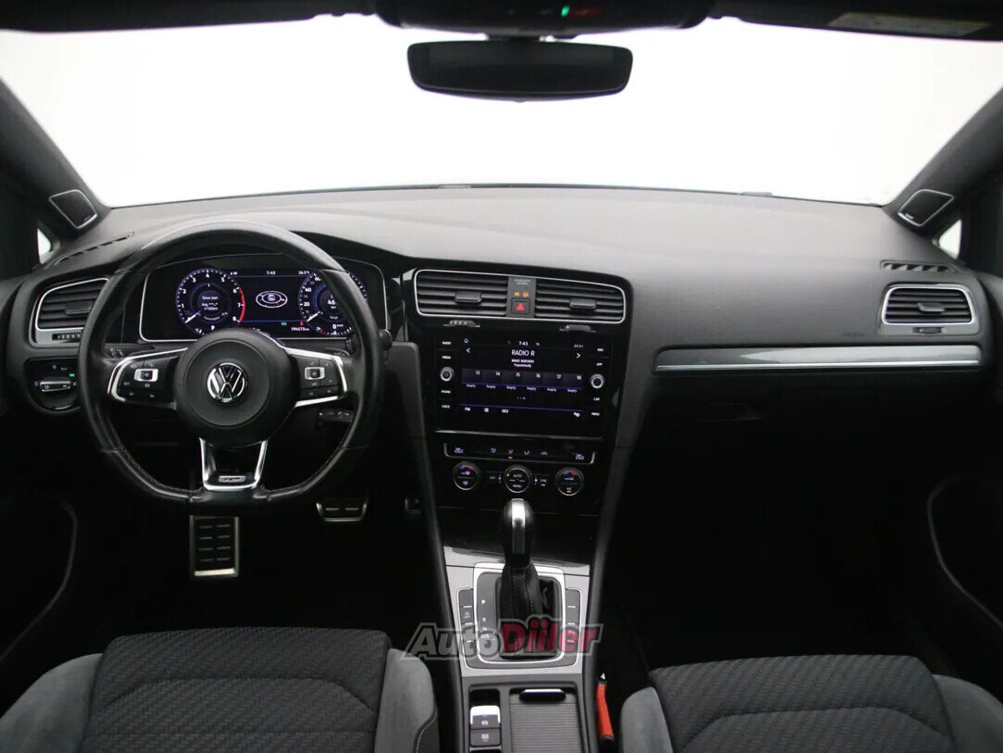 Volkswagen Golf 2020, photo 2/10