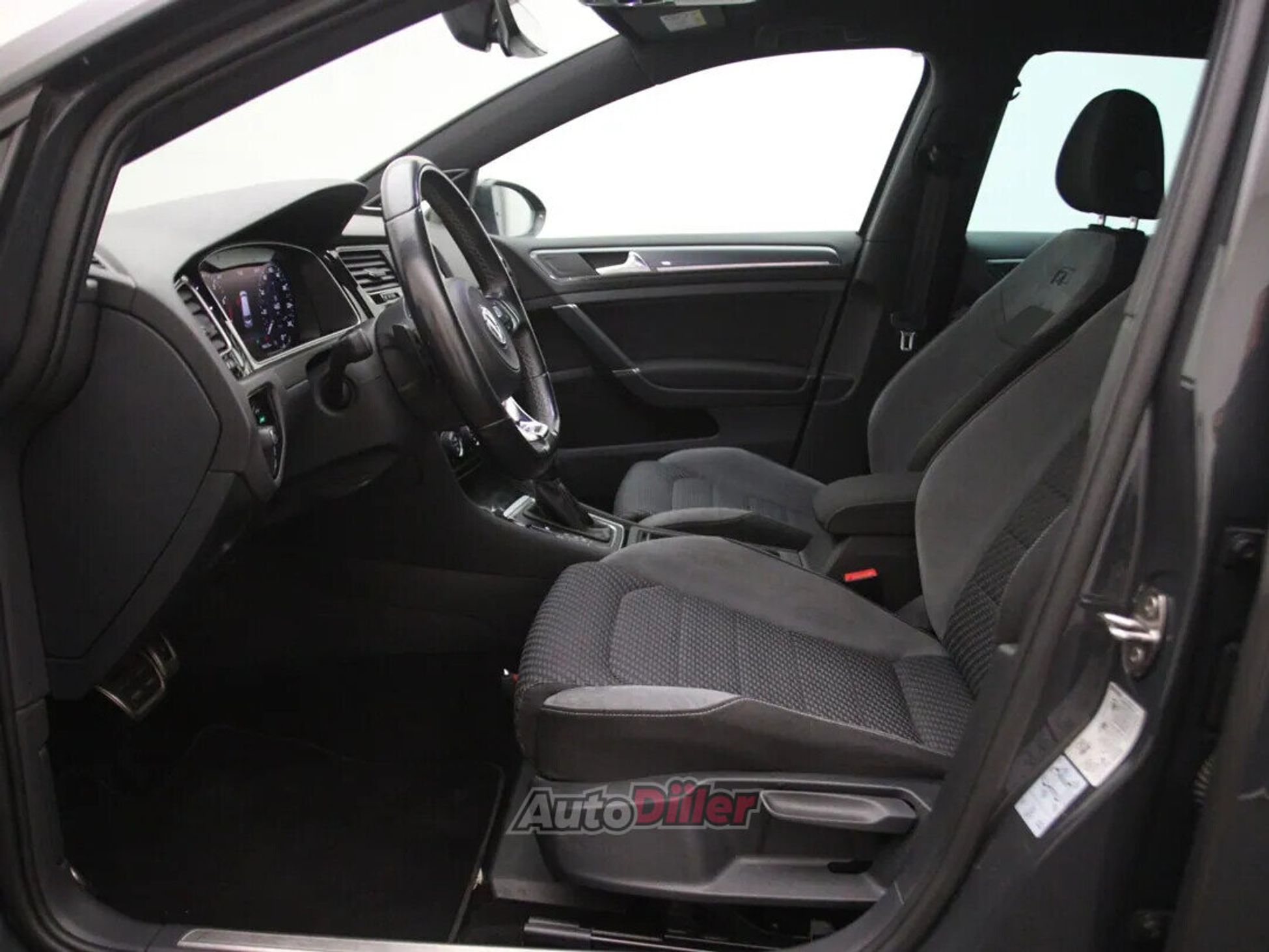 Volkswagen Golf 2020, photo 4/10