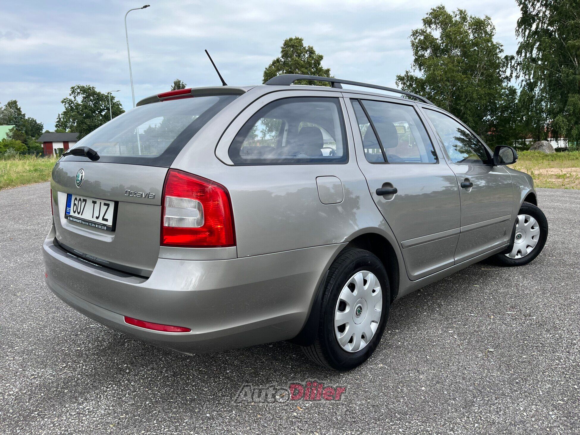 Skoda Octavia 1.2 77kW 2012, kuva 2/10