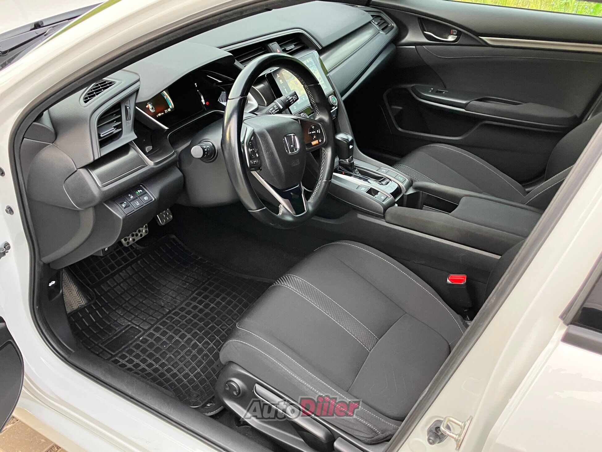 Honda Civic 1.0 95kW 2018, kuva 4/5
